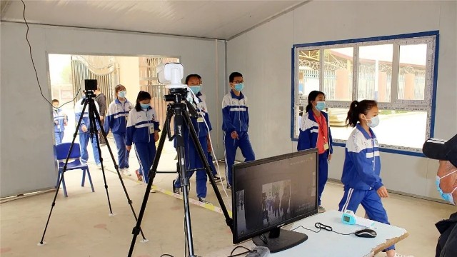 加強疫情防控,智能人體測溫儀科學(xué)筑起學(xué)校疫情防控防線